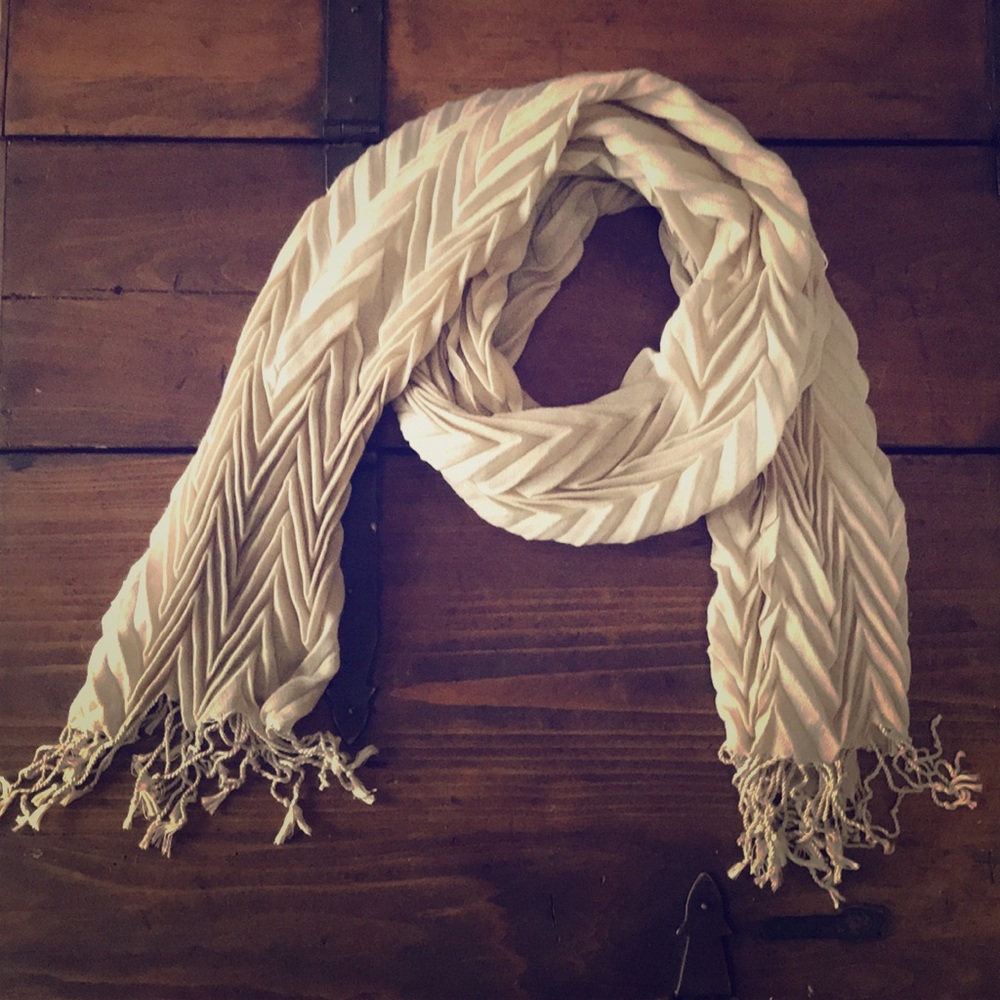Beige Scarf 🧣